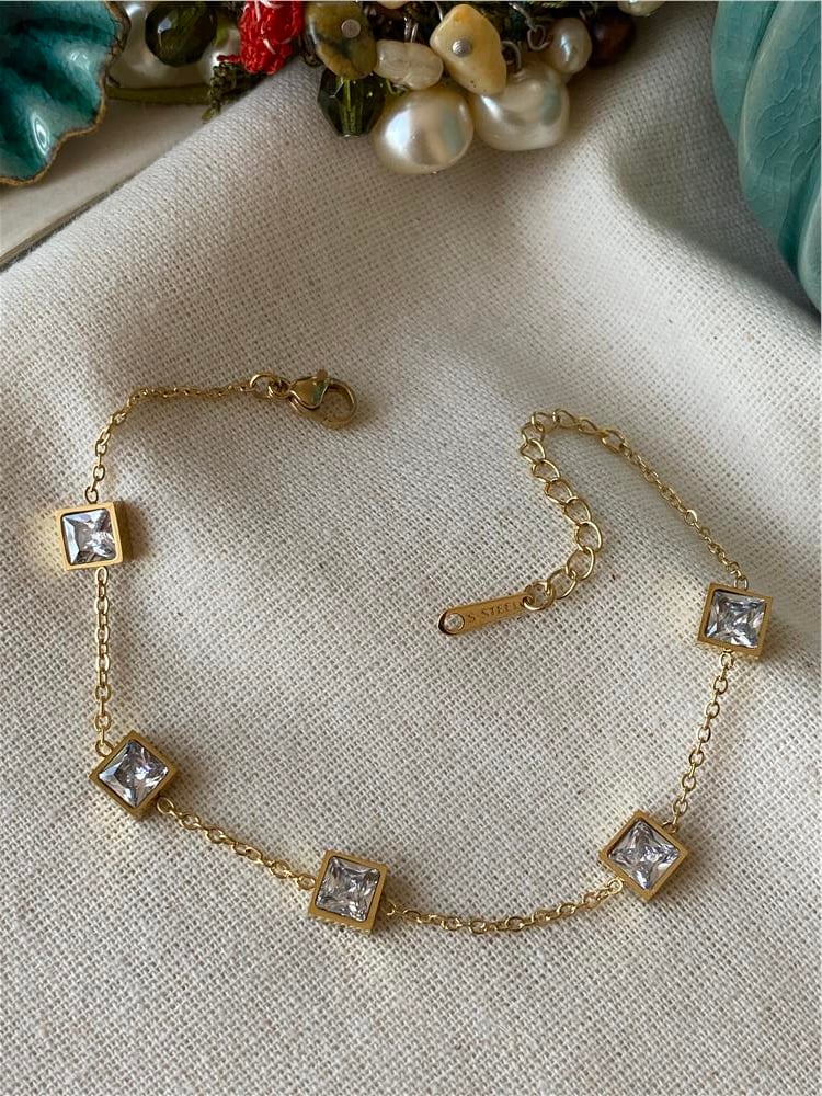 Çelik Kare Taş Bileklik