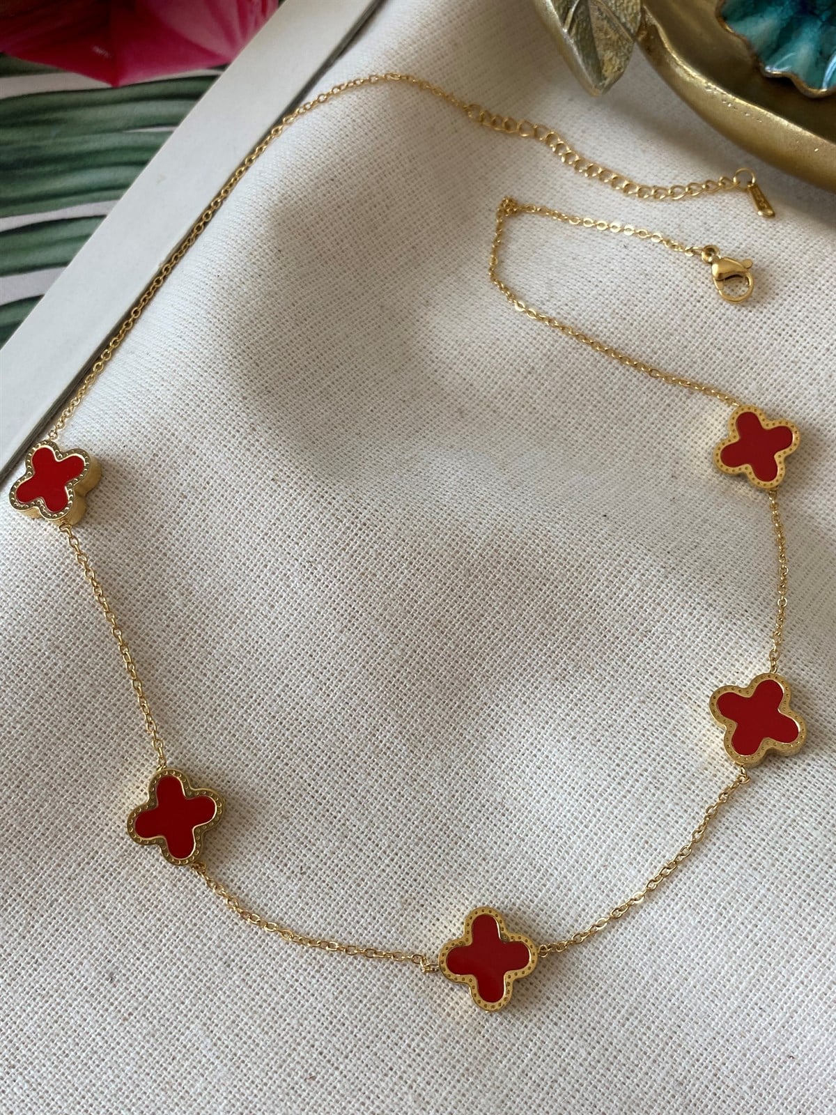 Çelik Kırmızı Luv Yonca Kolye 