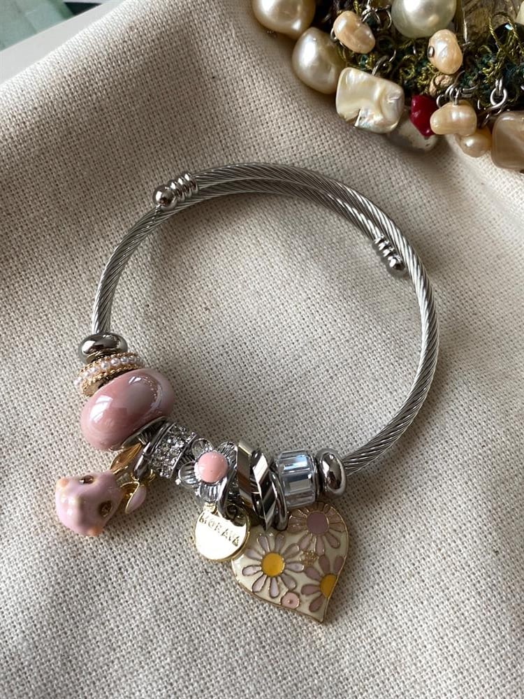 Çelik Kordonlu Kalp Charmlı Bileklik