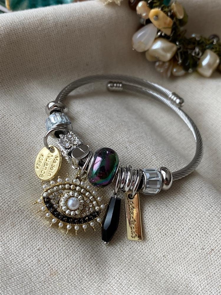 Çelik Kordonlu Siyah Göz Charmlı Bileklik