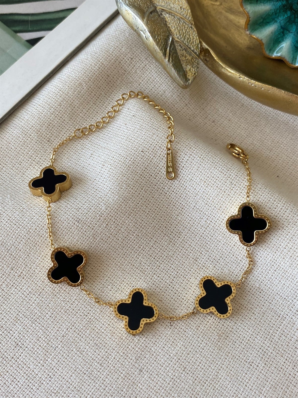 Çelik Luv Siyah Yonca Bileklik