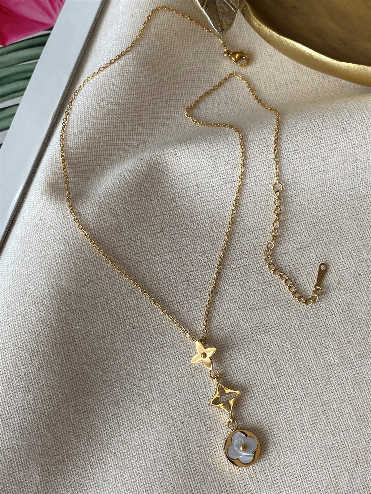 Çelik LV Figürlü Kolye