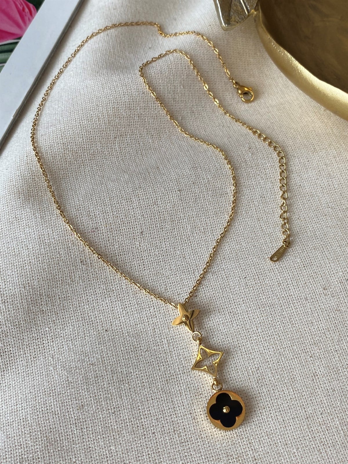 Çelik LV Figürlü Kolye