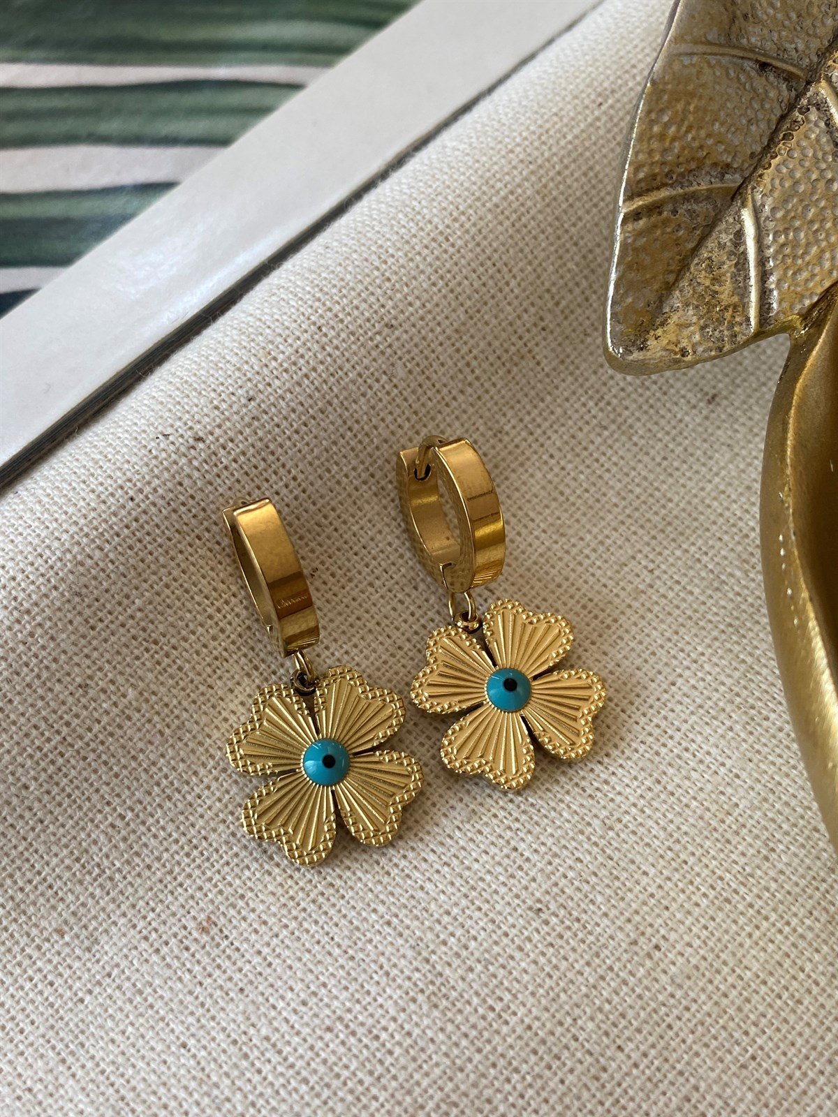 Çelik Minimal Yonca Küpe