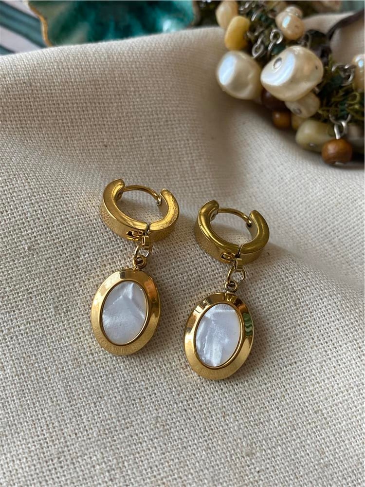 Çelik Oval Sedef Sallantılı Küpe