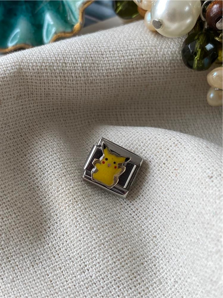 Çelik Pikachu İtalyan Charm 