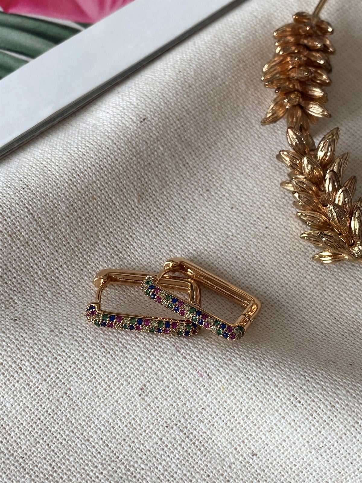 Çelik Renkli Dikdörtgen Küpe