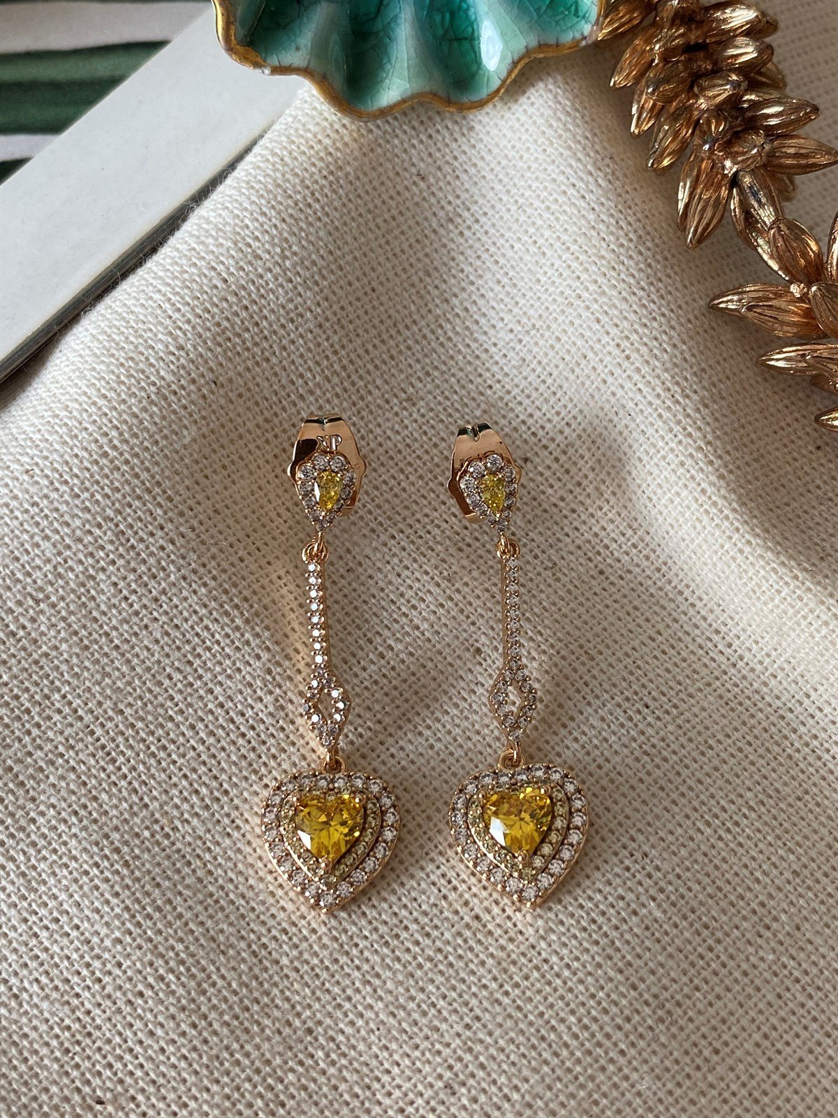 Çelik Sarı Kalp Küpe