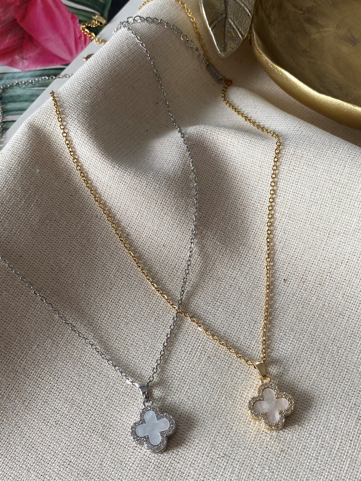 Çelik Sedef Yonca Motif Kolye