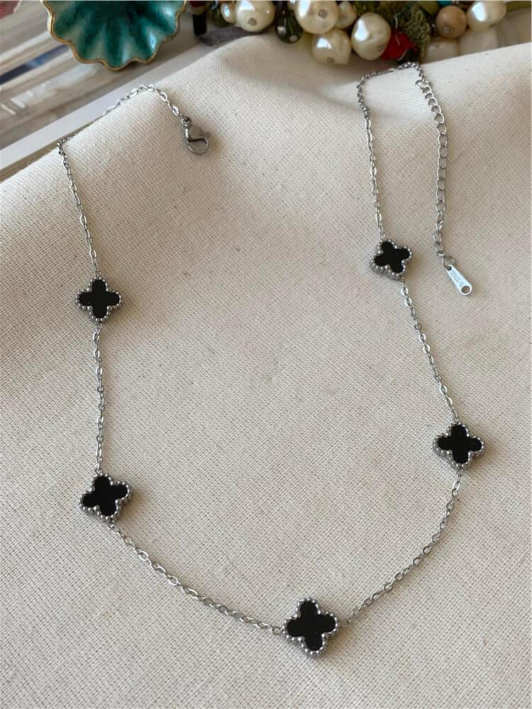 Çelik Silver Black Cleef Kolye