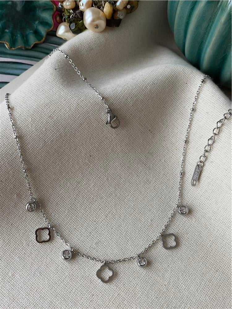 Çelik Silver Sıralı Taşlı Clover Kolye 