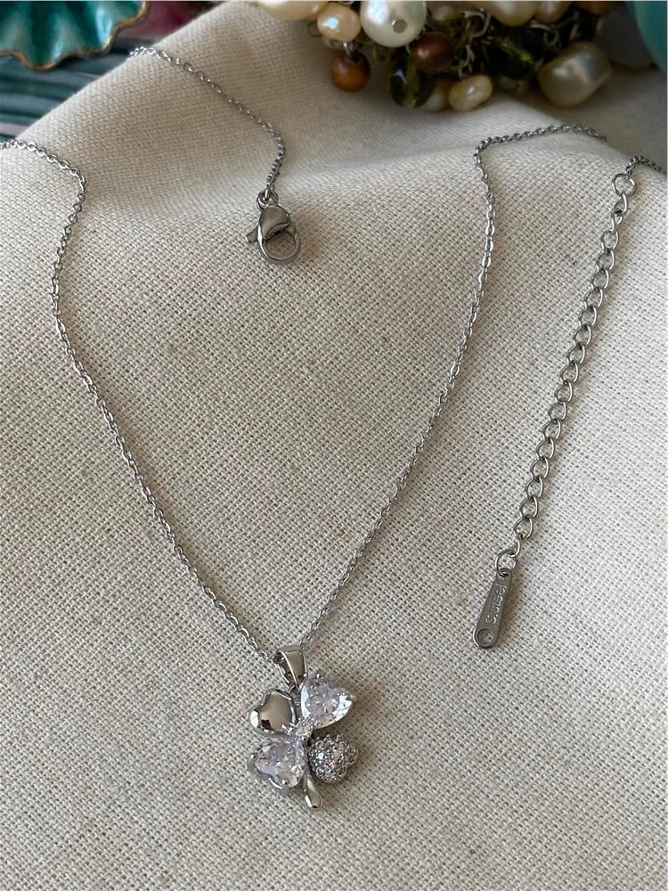 Çelik Silver Yonca Kolye
