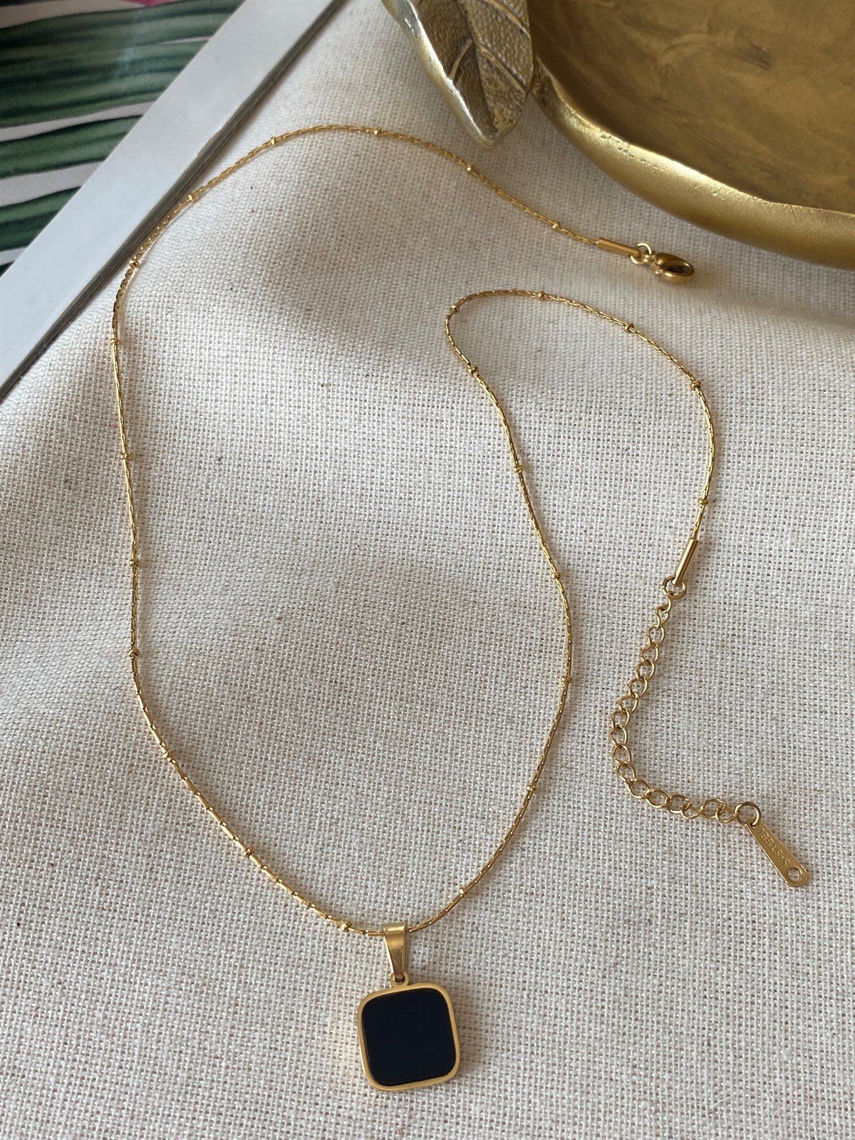 Çelik Siyah Kare Kolye