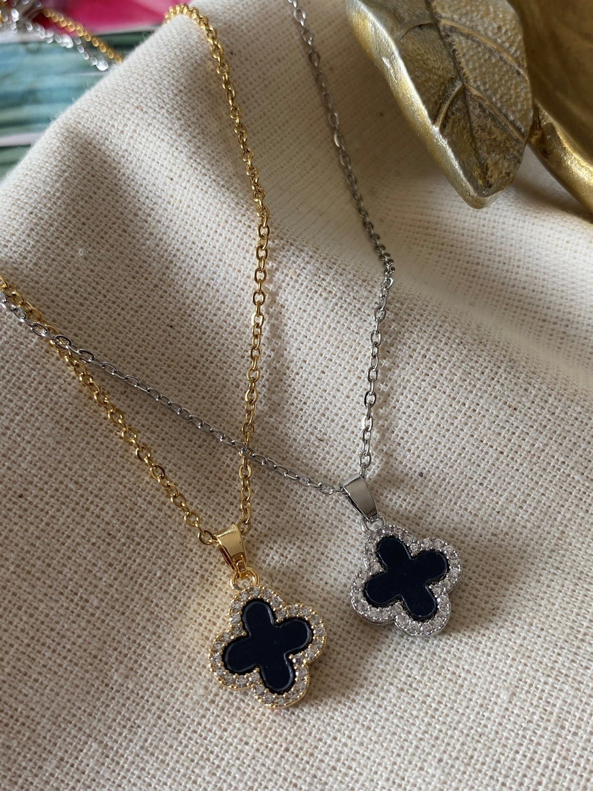 Çelik Siyah Taşlı Kolye