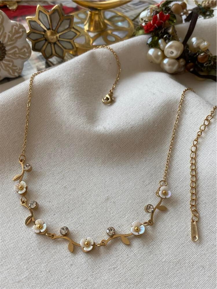 Çelik Taşlı Çelenk Kolye