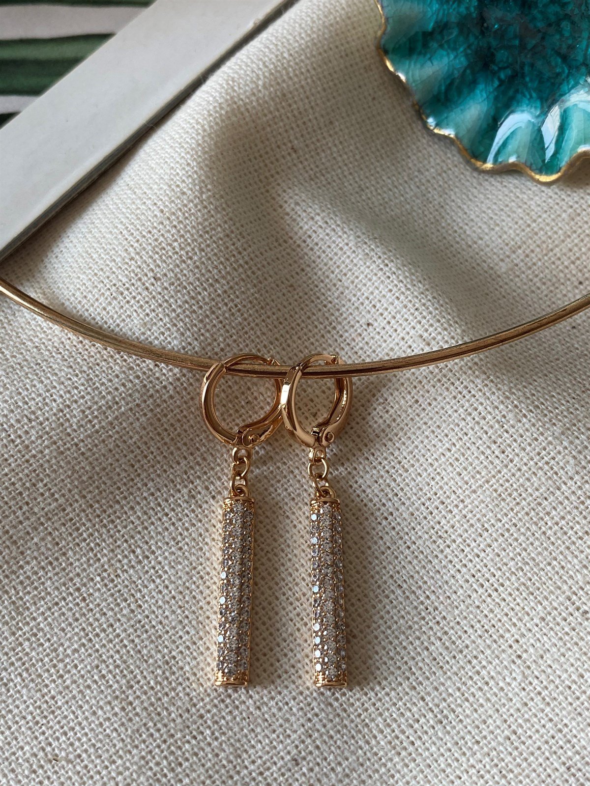 Çelik Taşlı Çubuk Küpe