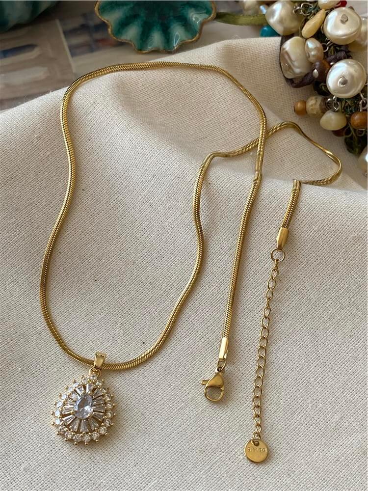 Çelik Taşlı Damla Model Kolye