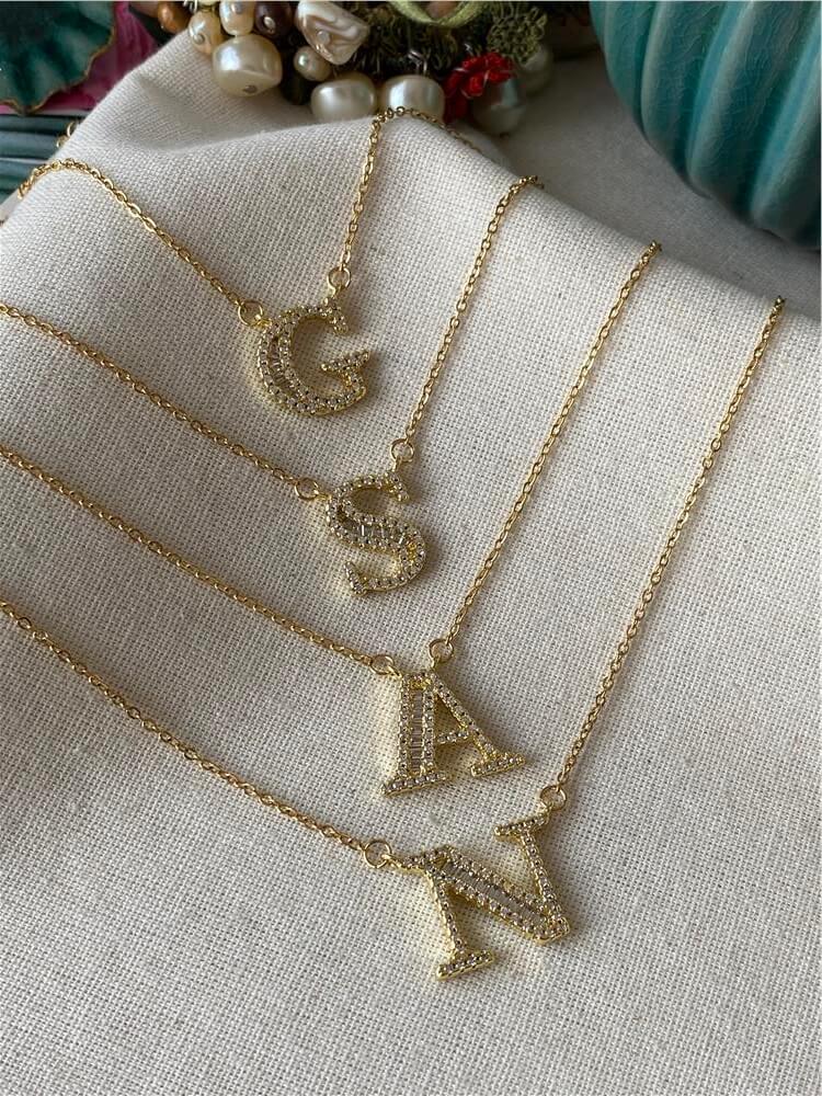 Çelik Taşlı Harf Kolye