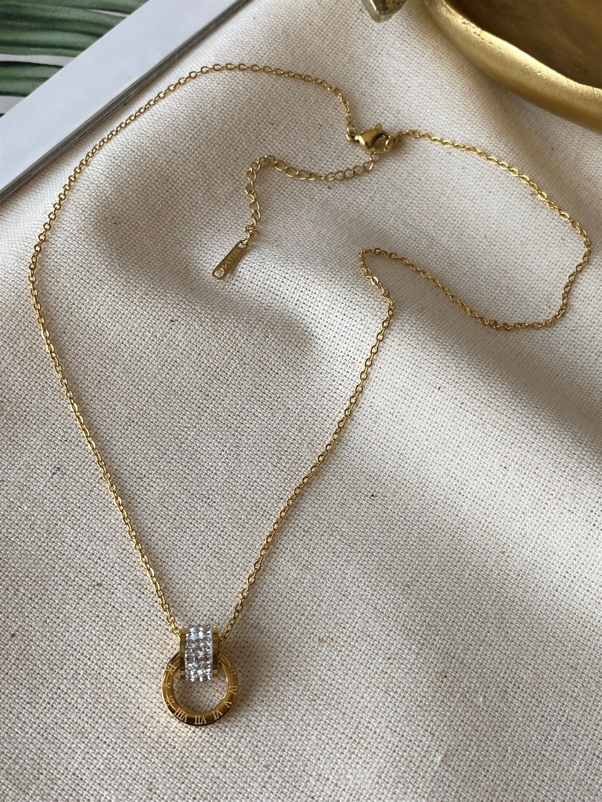 Çelik Taşlı Roma Rakamlı Kolye