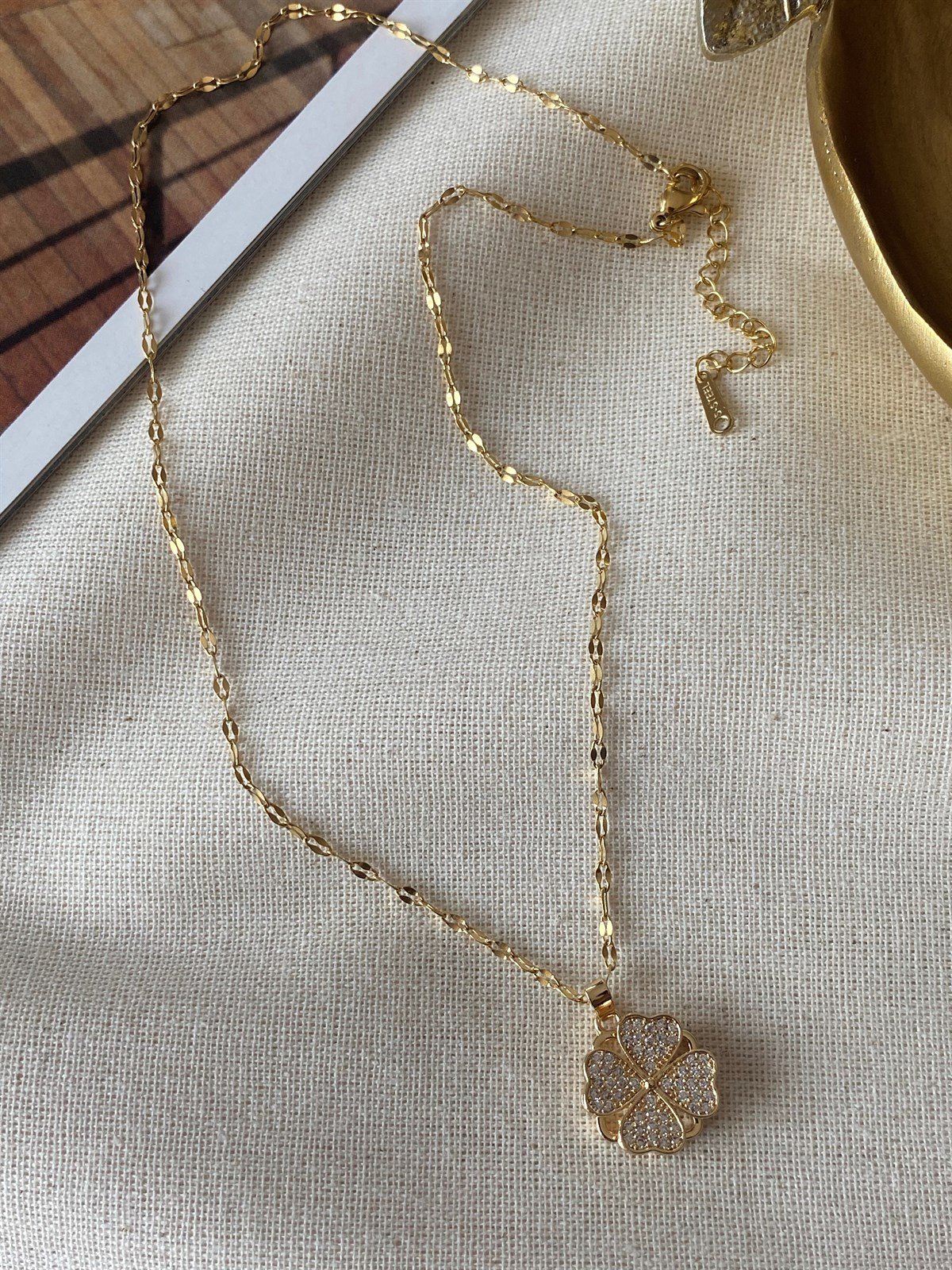 Çelik Taşlı Yonca Kolye