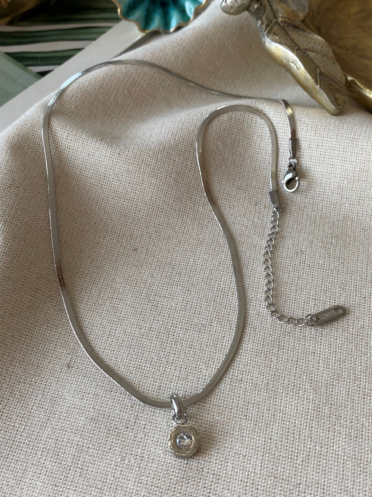 Çelik Tektaş Kolye