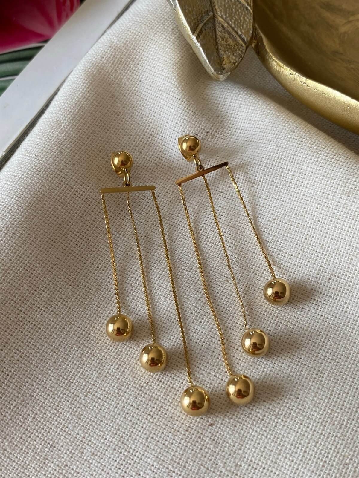 Çelik Üçlü Top Sallantılı Küpe