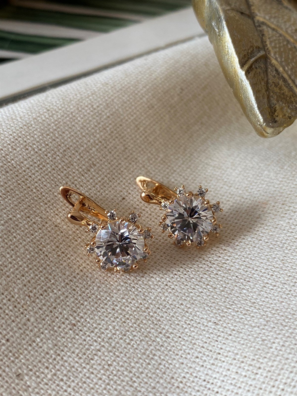 Çelik XUP Tek Taş Küpe