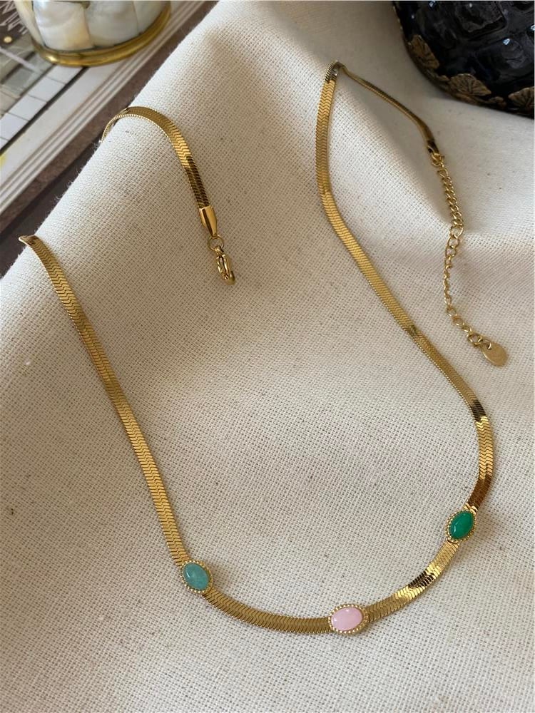Çelik Yeşil Pembe Taşlı Yassı Kolye
