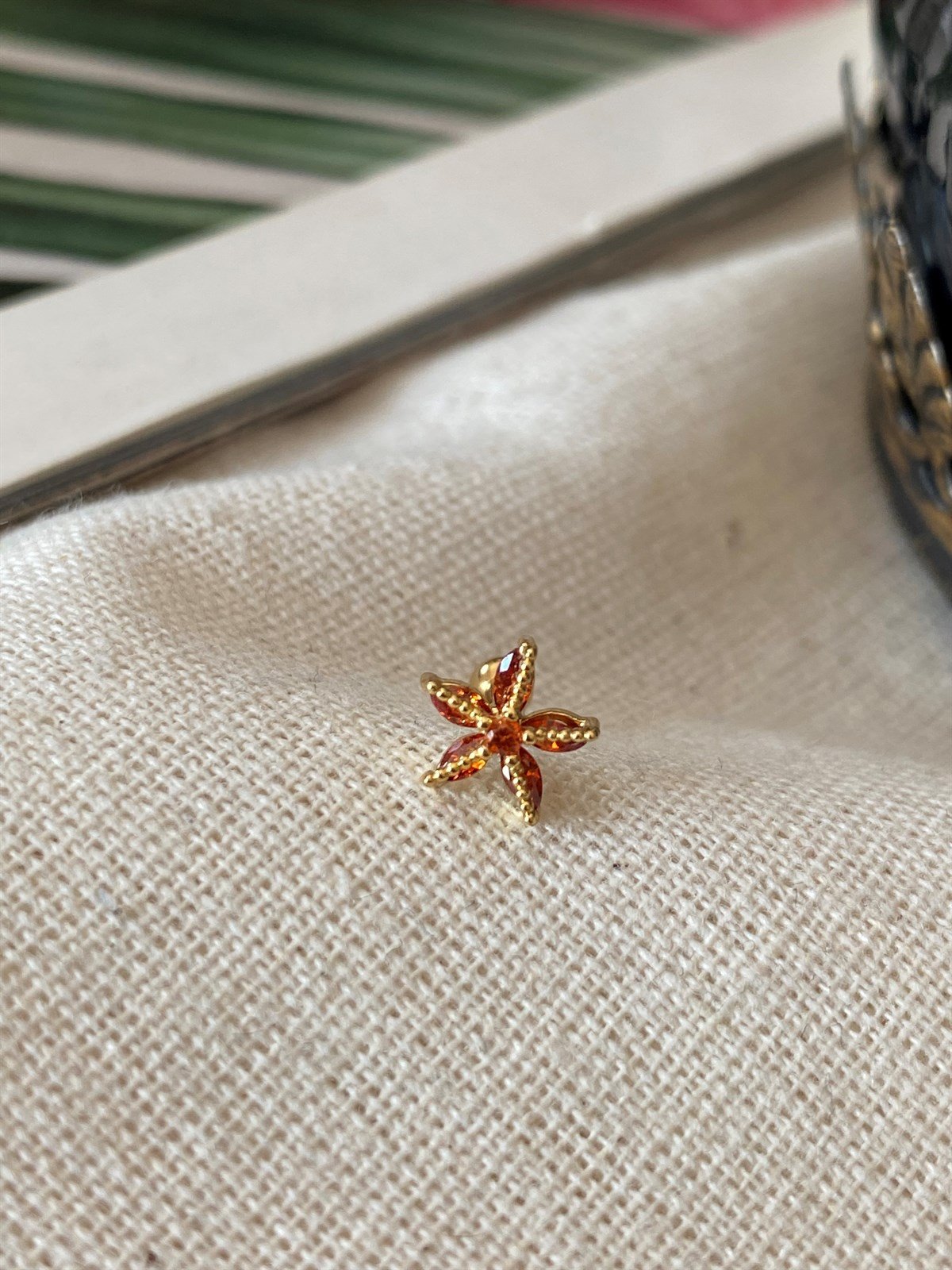 Çelik Yıldız Çiçeği Piercing