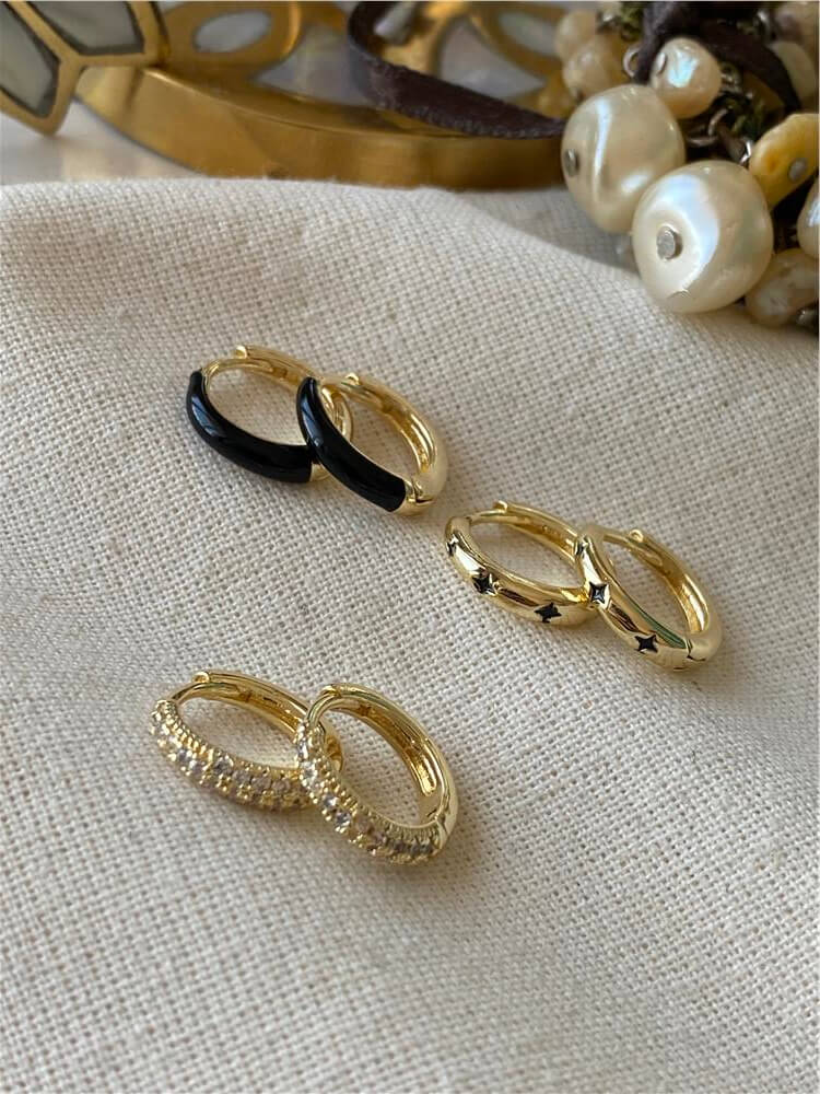 Çoklu 14K Siyah Mineli Yıldız Desenli Halka Küpe Seti