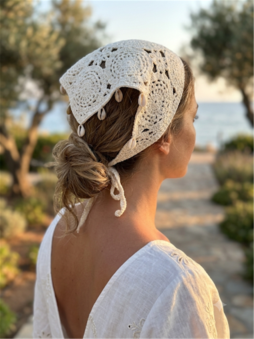 Deniz Kabuğu Detaylı Üçgen Bandana