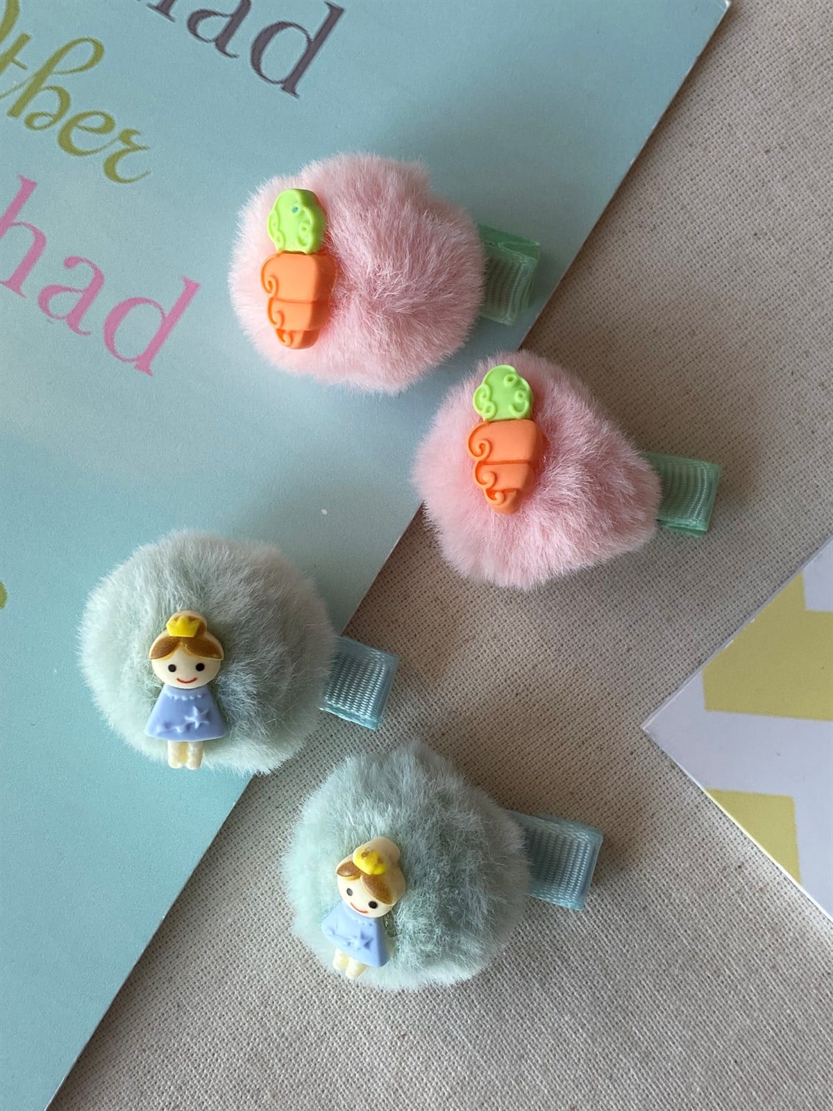 Figürlü Ponpon Toka