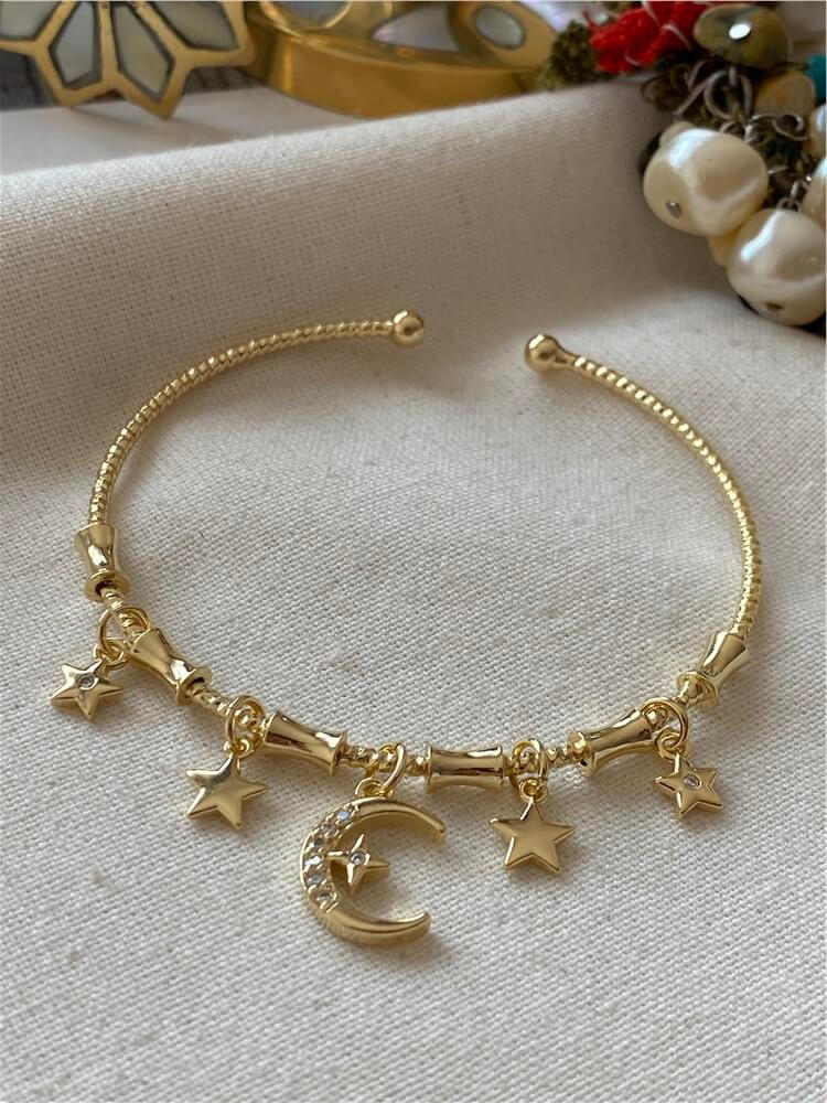 Gold Ay ve Yıldız Sallantılı Bileklik