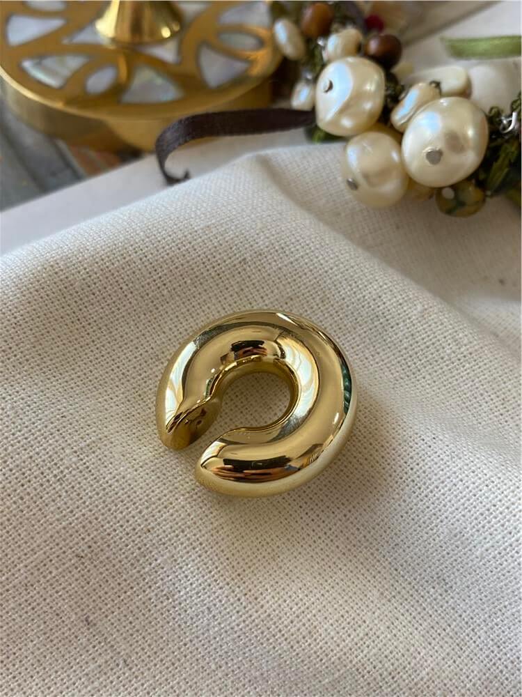 Gold C Model Kıkırdak Küpe