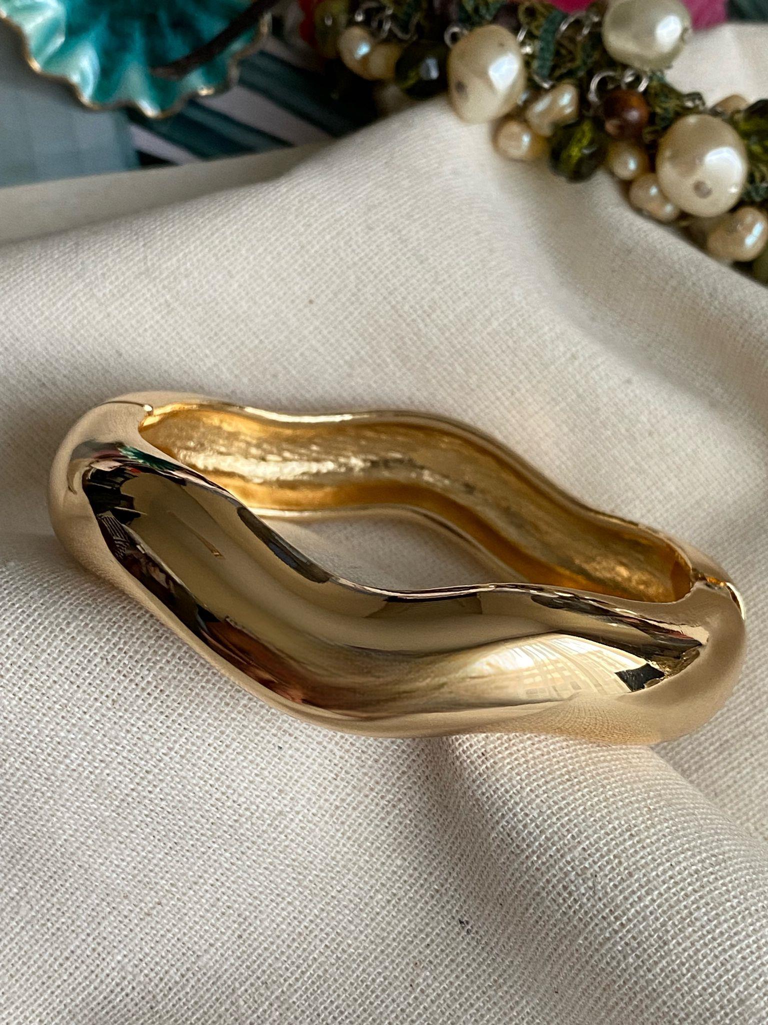 Gold Dalgalı Bone Kelepçe