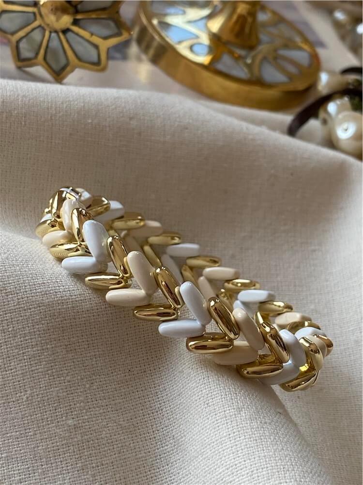 Gold Detaylı Beyaz V Model Porselen Esnek Bileklik