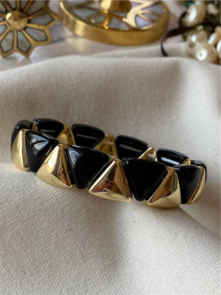 Gold Detaylı Siyah Üçgen Model Porselen Esnek Bileklik
