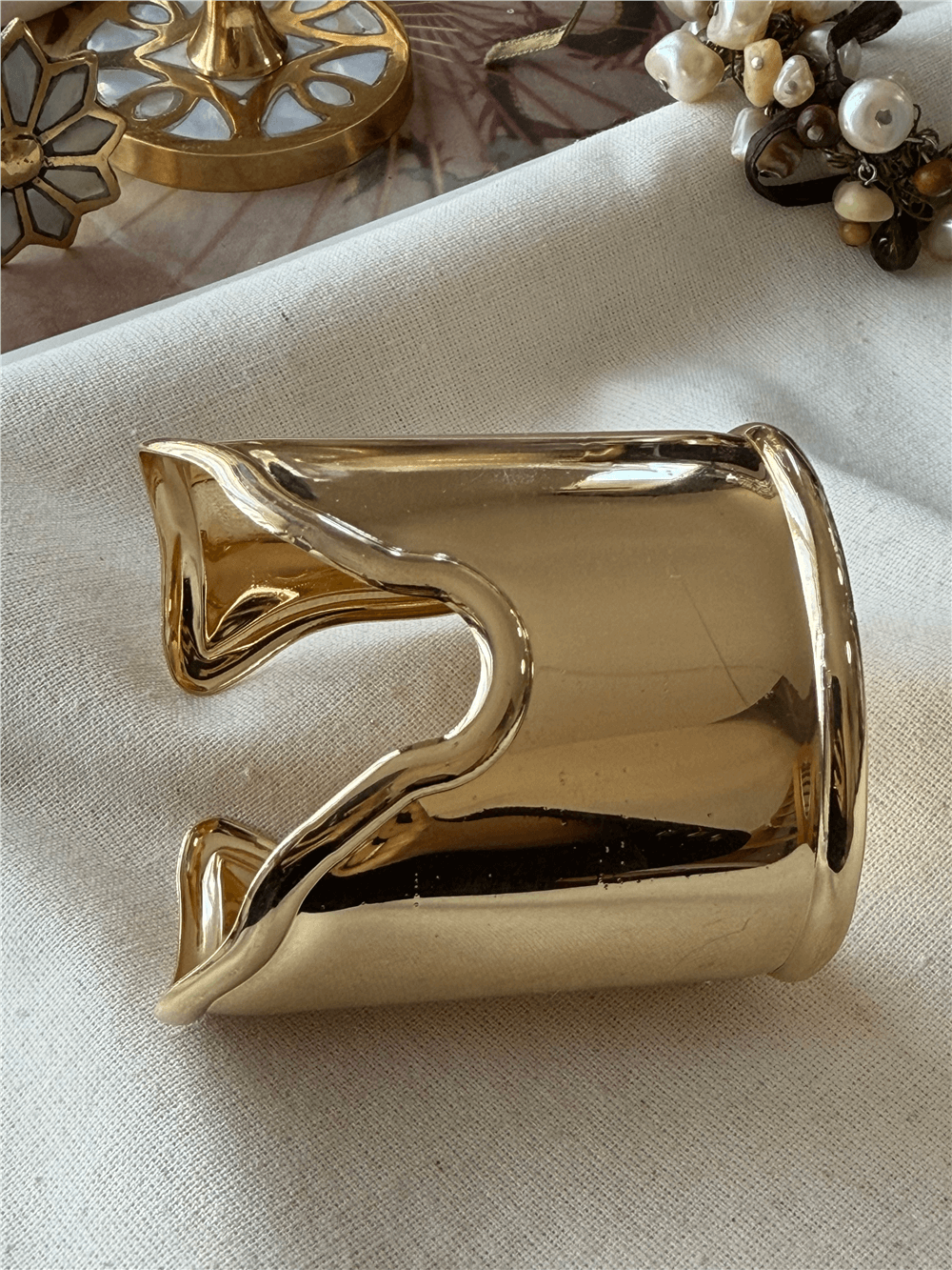 Gold Oymalı Kalın Kelepçe