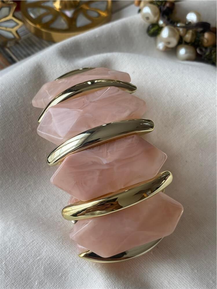 Gold Plaka Detaylı Pembe Geniş Esnek Bileklik