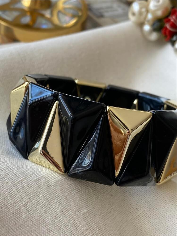Gold Üçgen Plaka Detaylı Siyah Geniş Esnek Bileklik