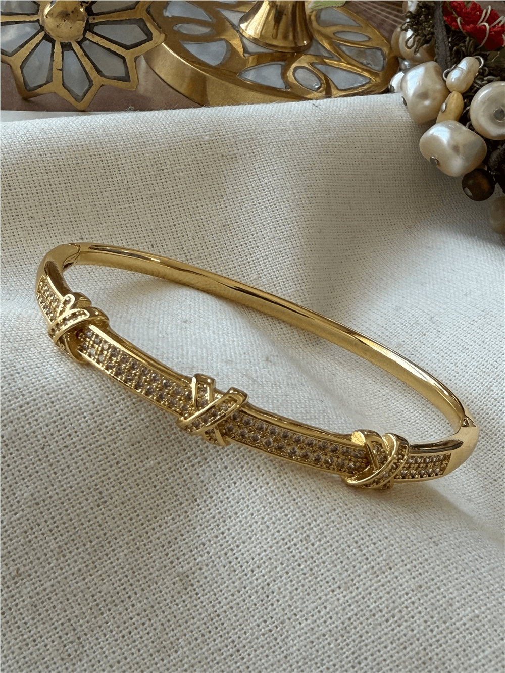 Gold Xoxo Kelepçe