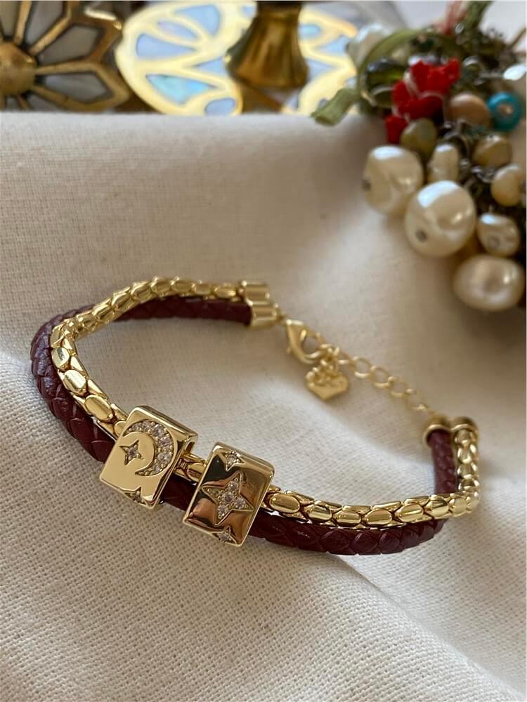 İkili Ay ve Yıldız Desenli Plaka Detaylı Bordo Deri Bileklik