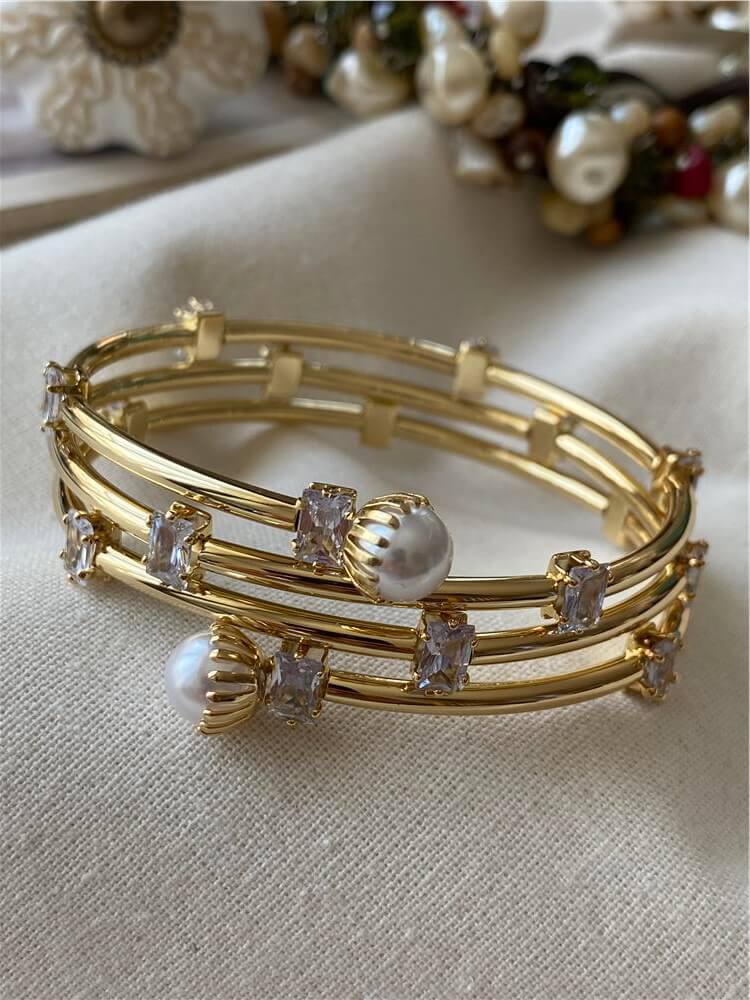 İnci Detaylı Kesme Taşlı Sarmal Bileklik