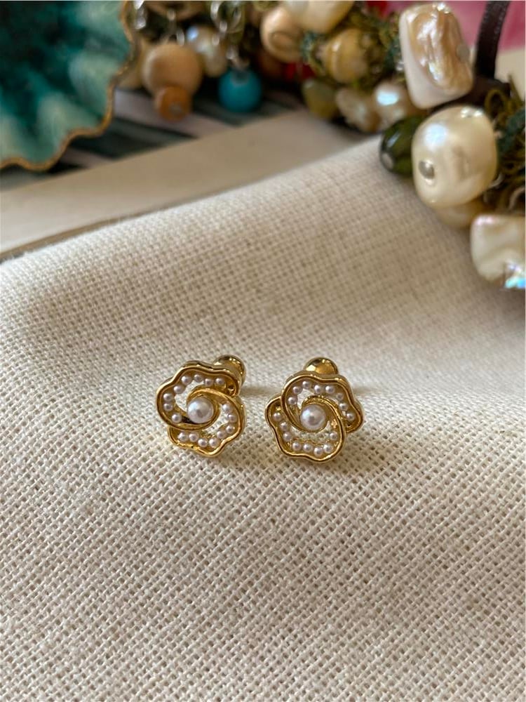 İncili Döngü Piercing