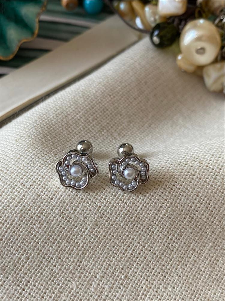 İncili Döngü Piercing