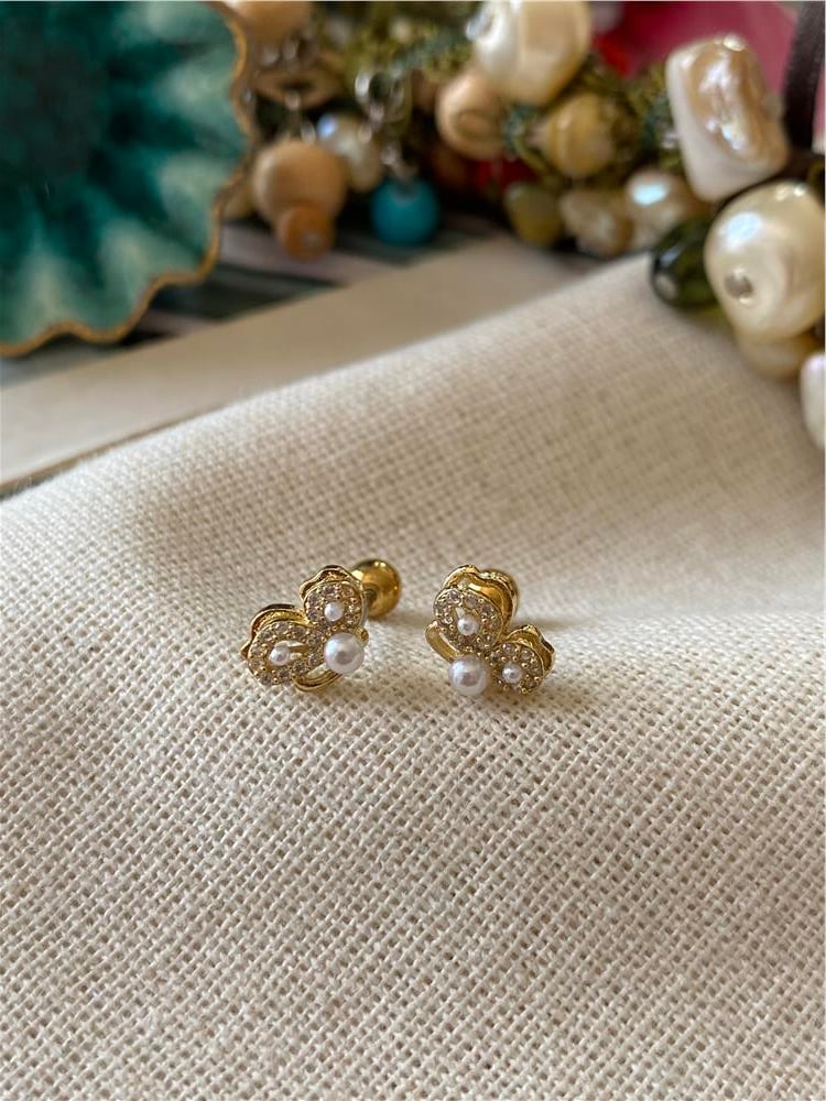 İncili Flying Butterfly Piercing