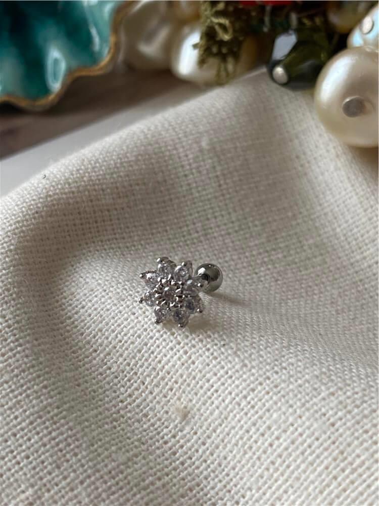 Işıltılı Çiçek Piercing