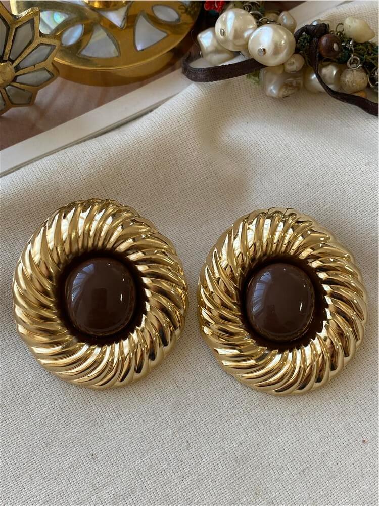 Kahverengi Taşlı Çizgili Yuvarlak Plaka Küpe