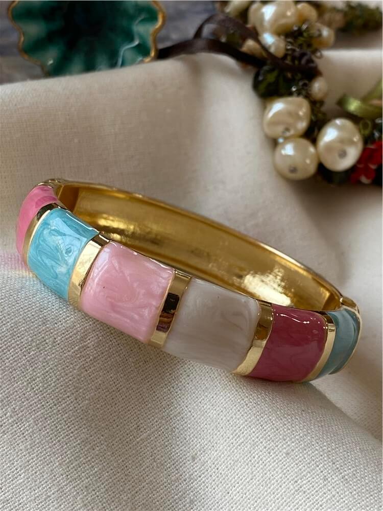 Kare Desenli Colorful Mineli Kelepçe