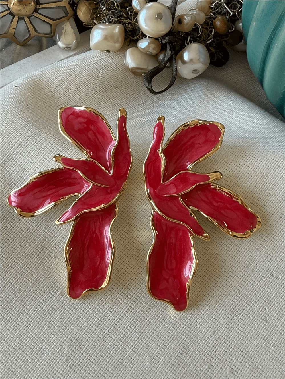 Kırmızı Mineli Yaprak Tasarım Küpe